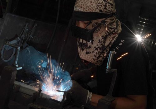 PT Pabrik Rak Indonesia Memimpin Industri: Solusi Rak Display untuk Minimarket Kelas Enterprise dan Toko Kelontong UMKM